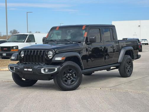2023 Jeep Gladiator Sport