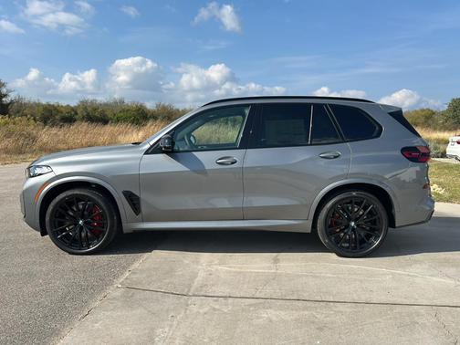 2026 BMW X5 M60i
