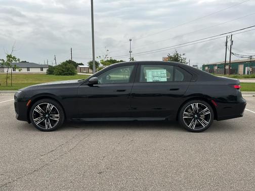 Black Sapphire Metallic 2026 BMW 740 Base