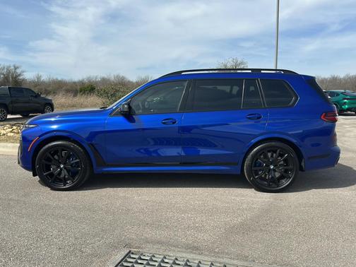 2025 BMW X7 M60i