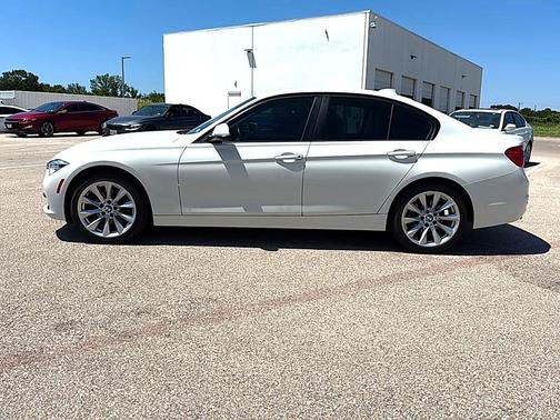 Alpine White 2018 BMW 320 i