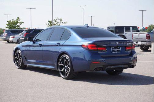 2022 BMW 530 i