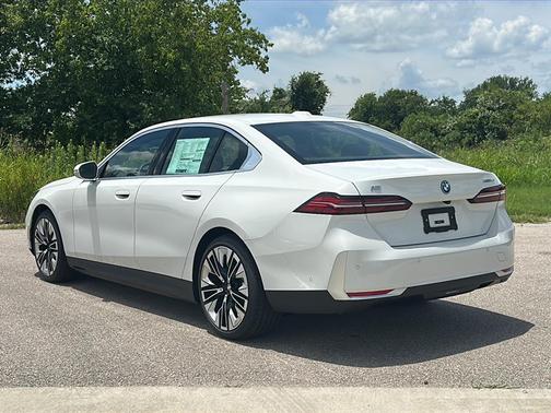 2026 BMW i5 eDrive40