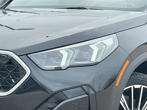Black Sapphire Metallic 2026 BMW X2 xDrive28i