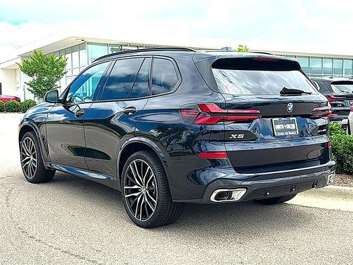 Carbon Black Metallic 2026 BMW X5 xDrive40i