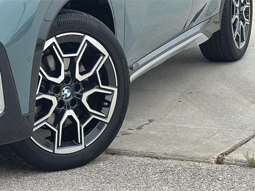 Cape York Green Metallic 2023 BMW X1 xDrive28i