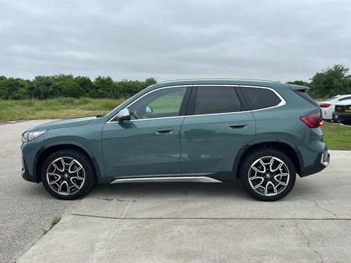 Cape York Green Metallic 2023 BMW X1 xDrive28i