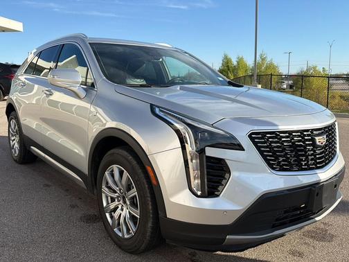 2022 Cadillac XT4 Premium Luxury