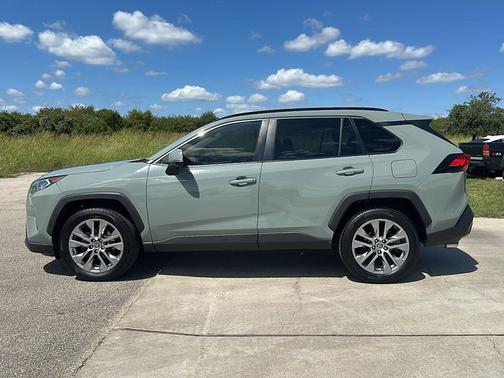 2020 Toyota RAV4 XLE Premium