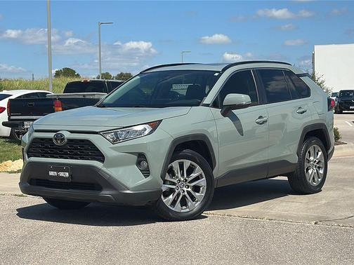 2020 Toyota RAV4 XLE Premium