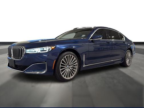 2022 BMW 740 i