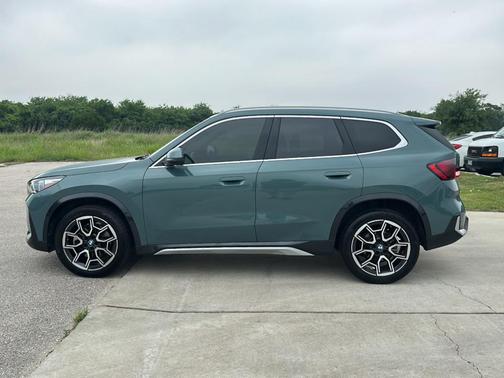 Cape York Green Metallic 2026 BMW X1 xDrive28i