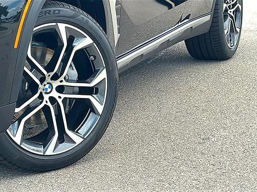 Black Sapphire Metallic 2026 BMW X5 xDrive40i