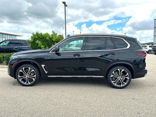 Black Sapphire Metallic 2026 BMW X5 xDrive40i