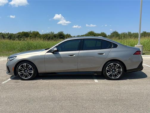 2025 BMW 540 i xDrive