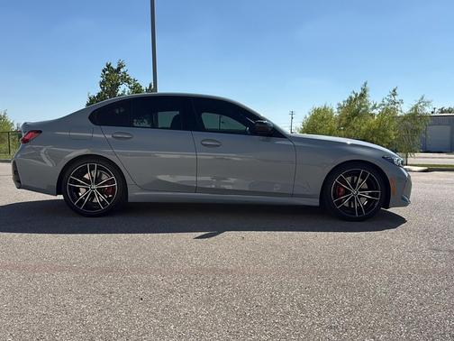 2023 BMW 330