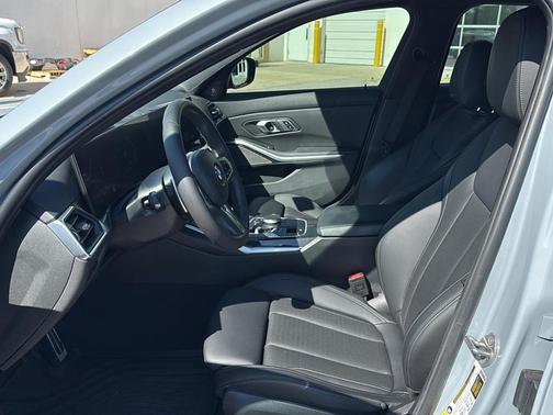 2023 BMW 330