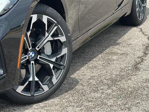 Black Sapphire Metallic 2026 BMW 330