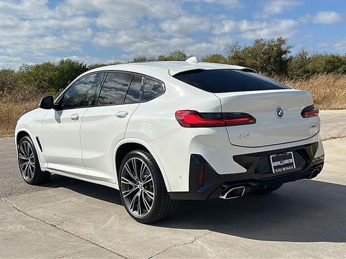 2022 BMW X4 xDrive30i