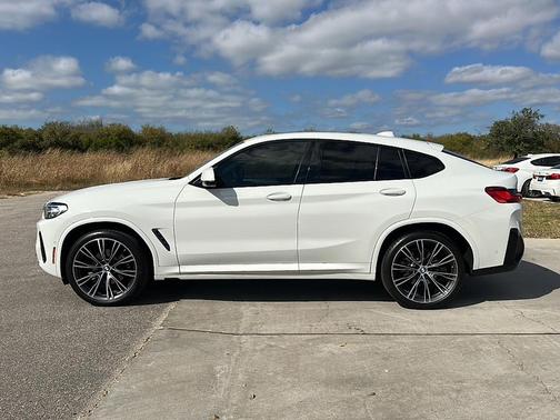2022 BMW X4 xDrive30i