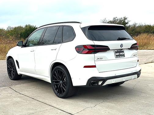 Alpine White 2026 BMW X5 sDrive40i