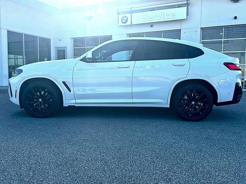 Alpine White 2024 BMW X4 xDrive30i