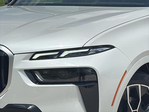 2026 BMW X7 M60i