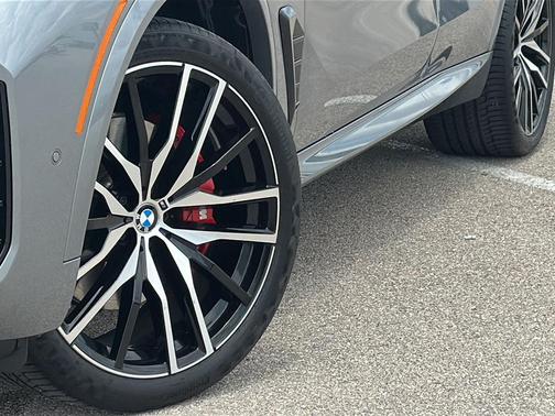 Skyscraper Grey Metallic 2025 BMW X5 sDrive40i