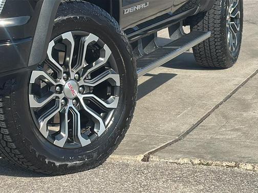 2023 GMC Canyon Denali