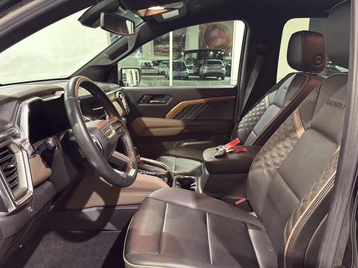 2023 GMC Canyon Denali