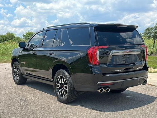 2023 GMC Yukon 4WD AT4