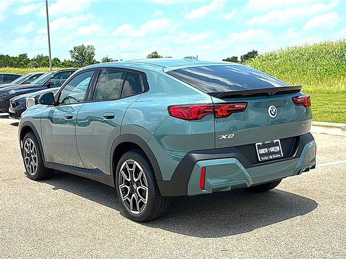 Cape York Green Metallic 2026 BMW X2 xDrive28i