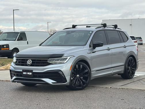 2023 Volkswagen Tiguan 2.0T SE R-Line Black