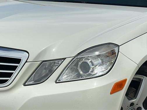 Diamond White Metallic 2011 Mercedes-Benz E-Class 4MATIC