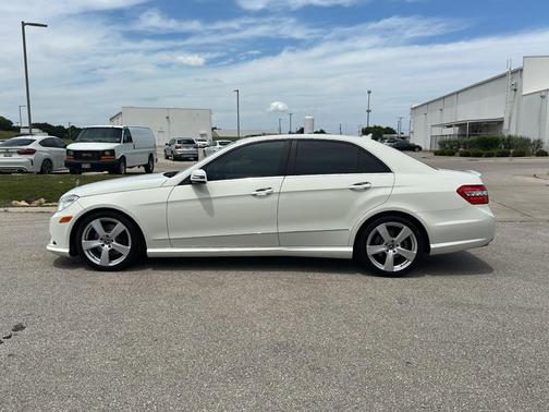 Diamond White Metallic 2011 Mercedes-Benz E-Class 4MATIC