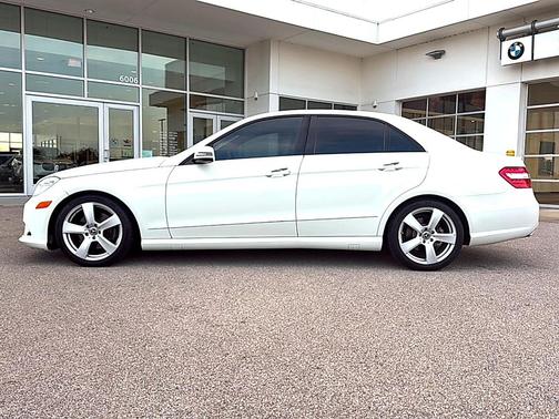 Diamond White Metallic 2011 Mercedes-Benz E-Class 4MATIC
