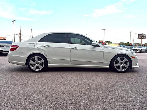 Diamond White Metallic 2011 Mercedes-Benz E-Class 4MATIC