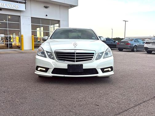 Diamond White Metallic 2011 Mercedes-Benz E-Class 4MATIC