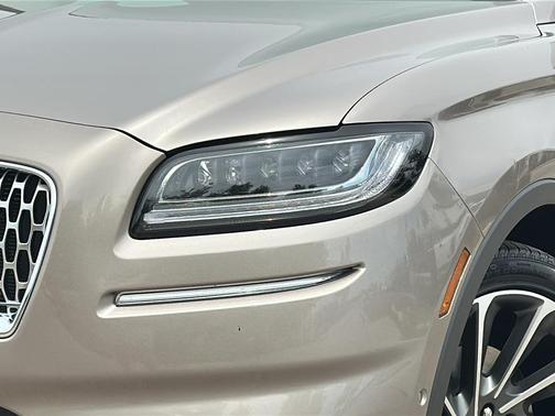 2021 Lincoln Nautilus Reserve