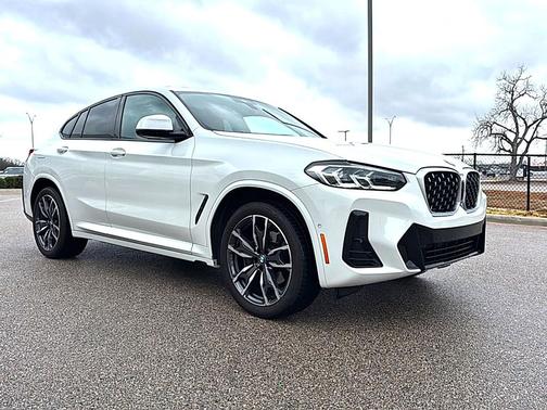 2025 BMW X4 xDrive30i
