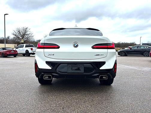 2025 BMW X4 xDrive30i