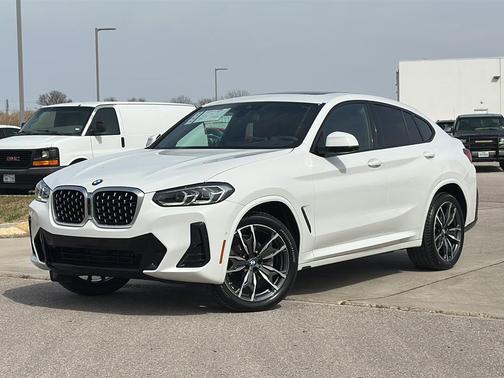 2025 BMW X4 xDrive30i