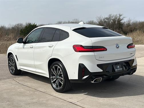 2025 BMW X4 xDrive30i