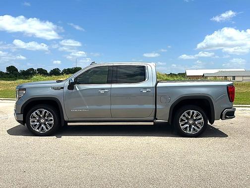 Sterling Metallic 2024 GMC Sierra 1500 Denali