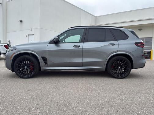 2024 BMW X5 M60i