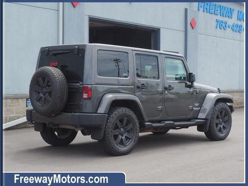 Photo 3 of 23 of 2016 Jeep Wrangler Unlimited Sahara