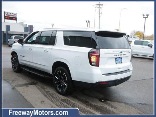 2023 Chevrolet Suburban LT