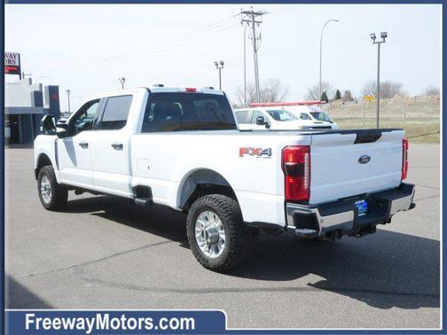 Oxford White 2023 Ford F-350 XLT