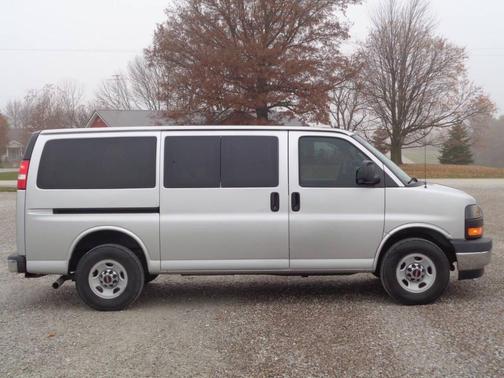 2017 GMC Savana 3500 LT