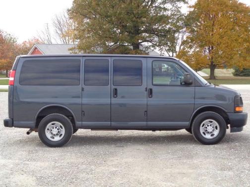 2017 Chevrolet Express 2500 LS